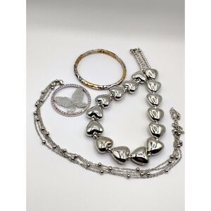 2 Necklace1 Bracelet in Glimmering Silvertone nice for the Coming Holiday Season